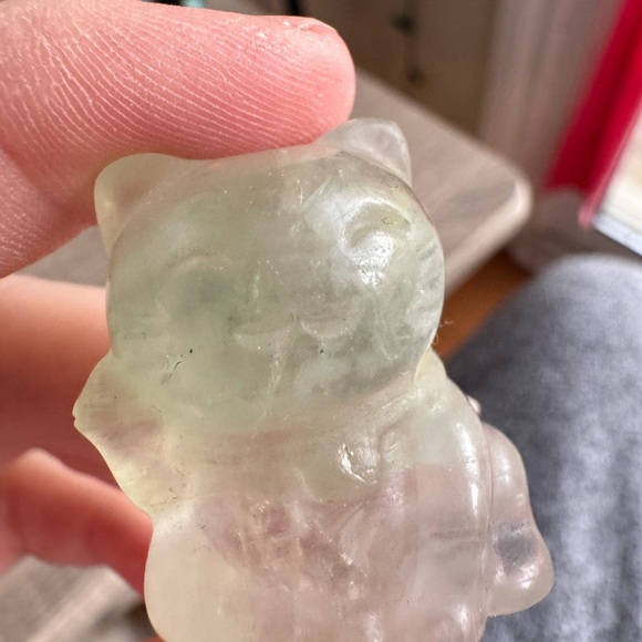 Fluoride Lucky Cat Figurine Crystal - Picture 4 of 6